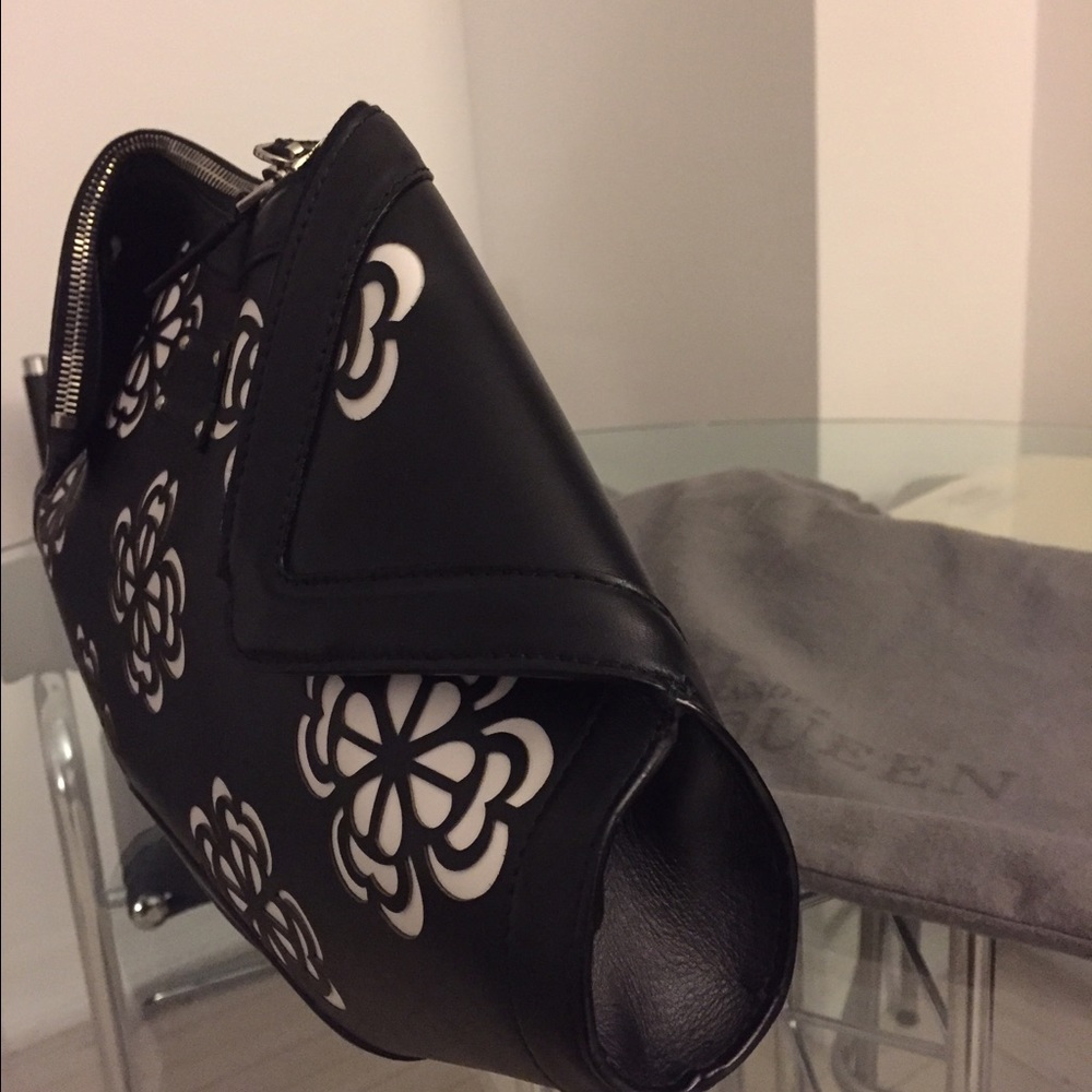 Alexander McQueen De Manta Clutch - Leather - Picture 7 of 8